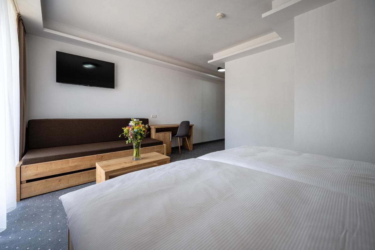 Berg Liptov Hotell Liptovský Mikuláš Exteriör bild