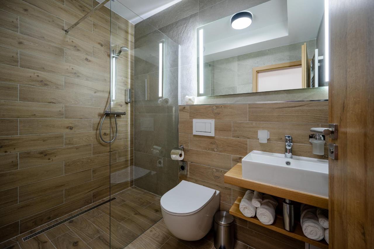 Berg Liptov Hotell Liptovský Mikuláš Exteriör bild