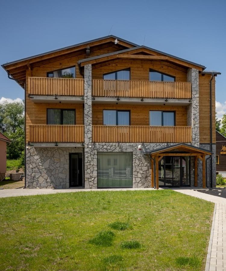 Berg Liptov Hotell Liptovský Mikuláš Exteriör bild