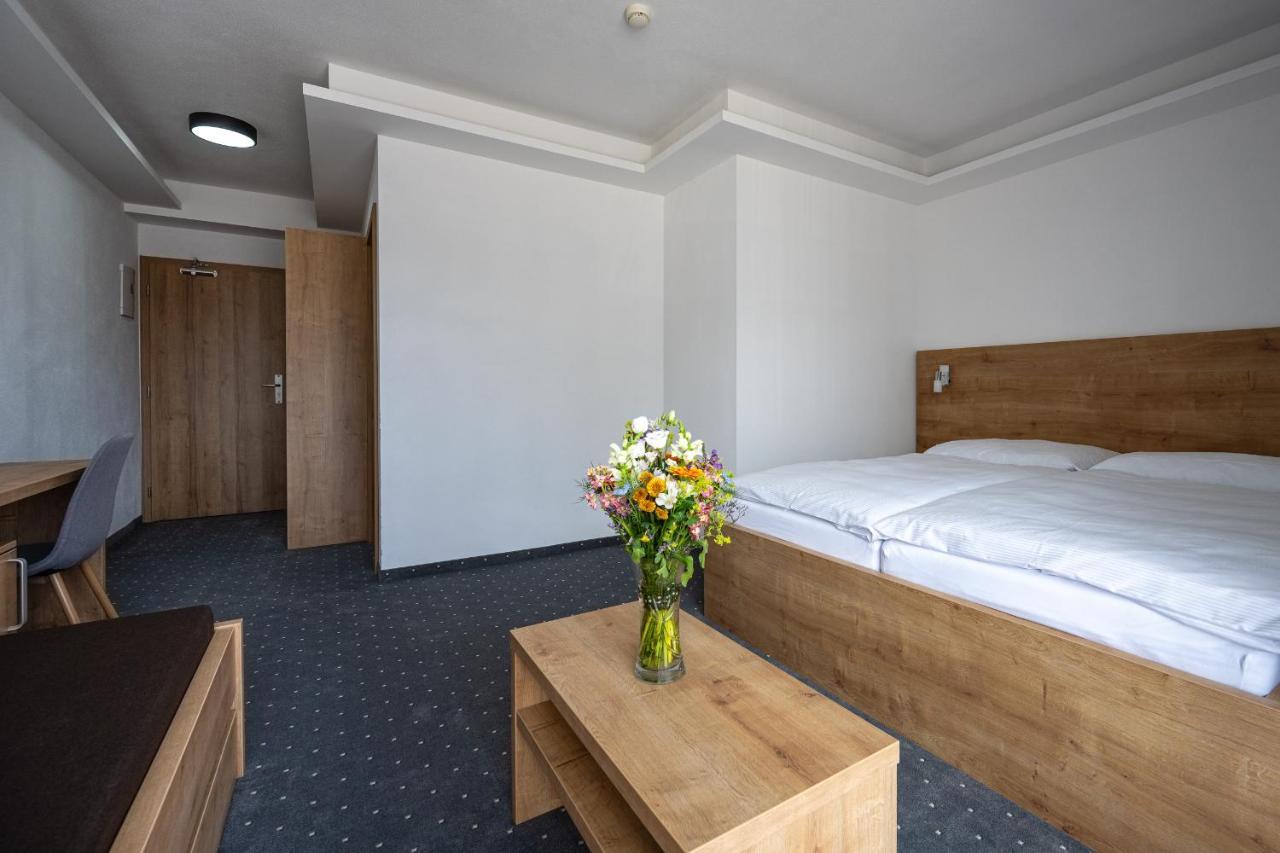 Berg Liptov Hotell Liptovský Mikuláš Exteriör bild