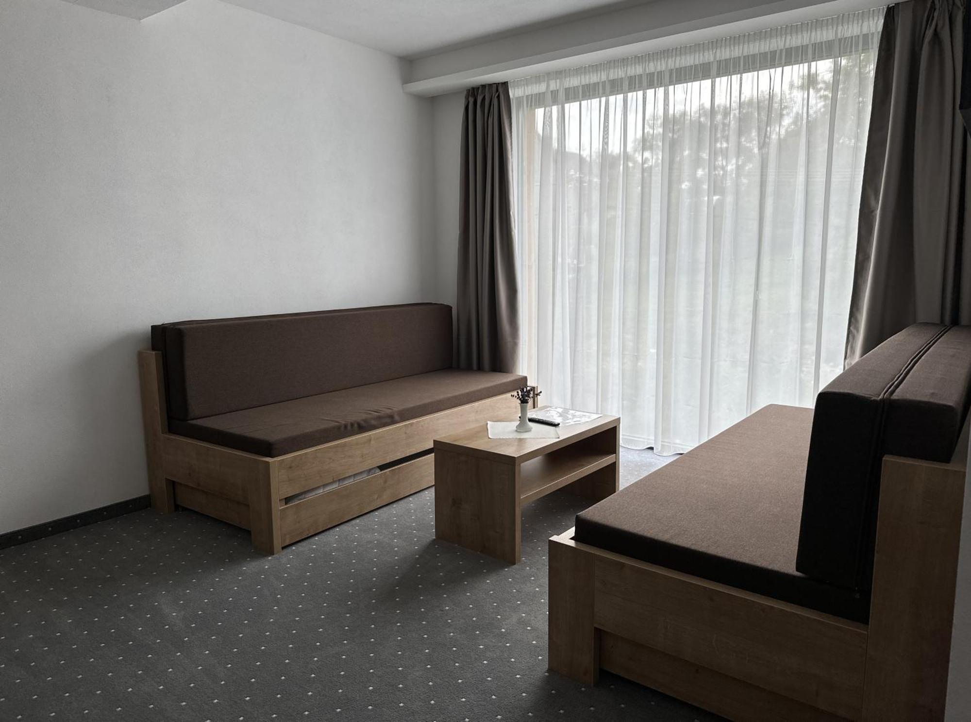 Berg Liptov Hotell Liptovský Mikuláš Exteriör bild