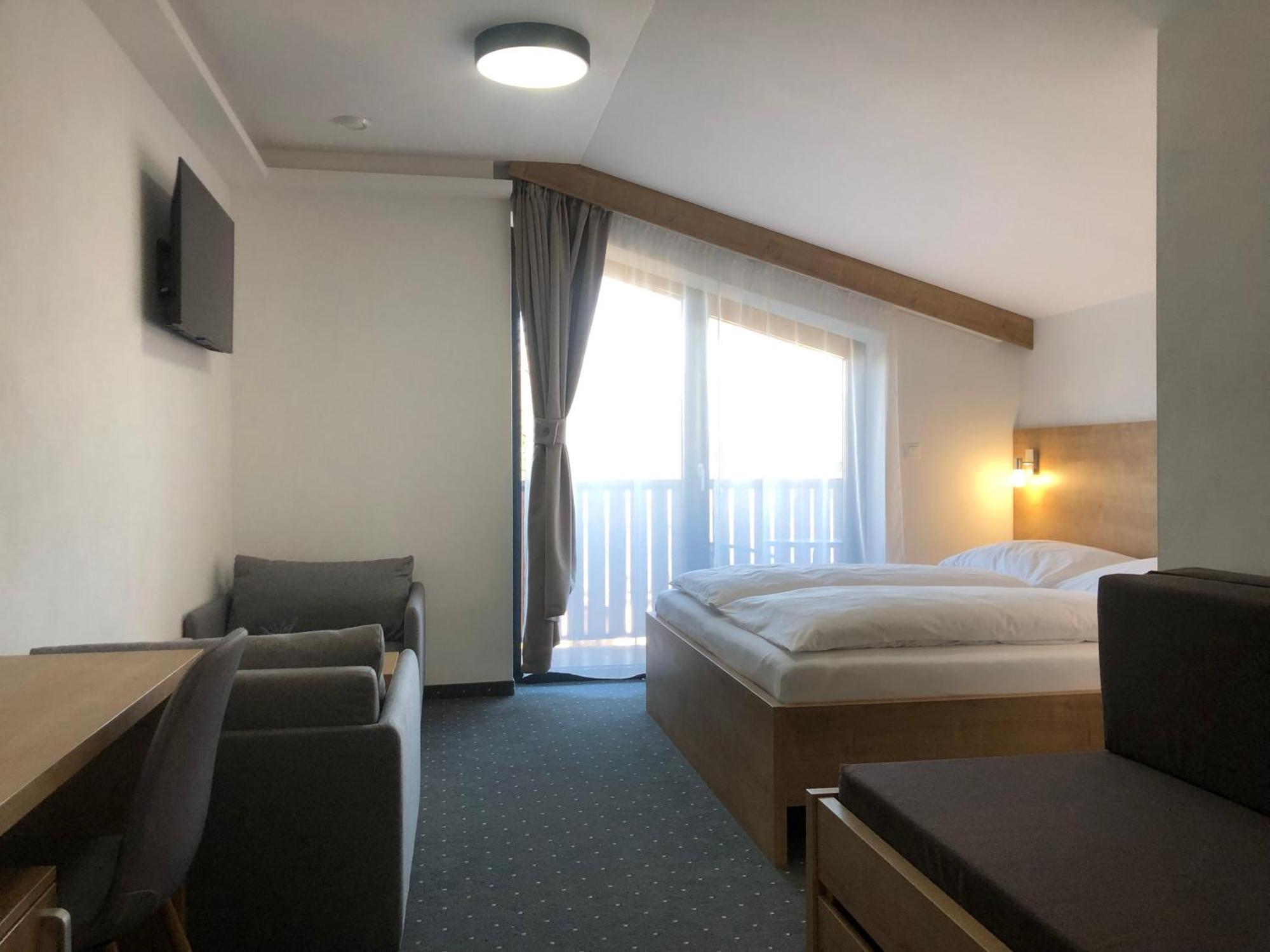 Berg Liptov Hotell Liptovský Mikuláš Exteriör bild
