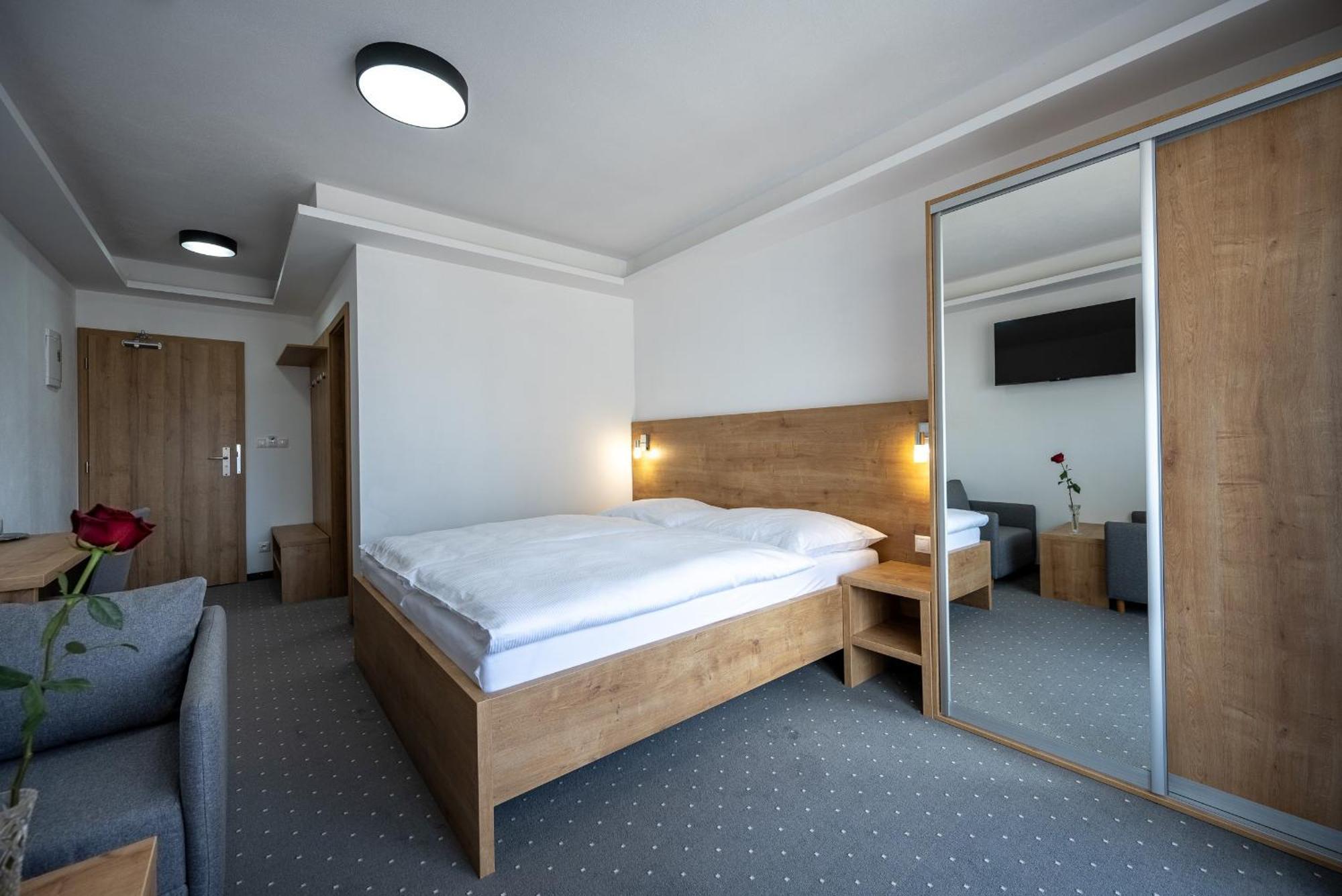 Berg Liptov Hotell Liptovský Mikuláš Exteriör bild