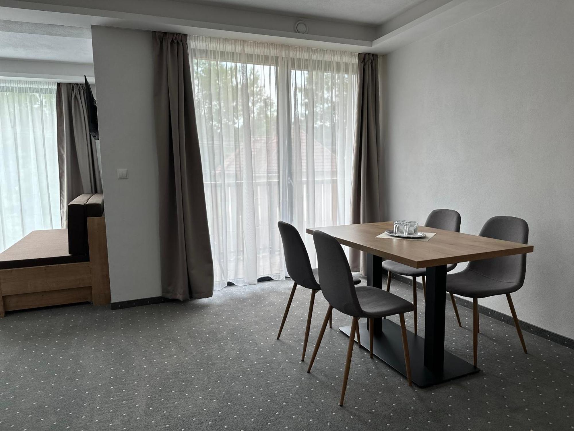 Berg Liptov Hotell Liptovský Mikuláš Exteriör bild
